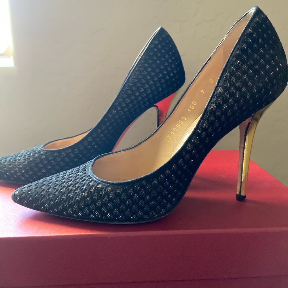 Salvatore Ferragamo Susi Patch Acm Nero Suede Calf - 0616804 black/gold w/duster